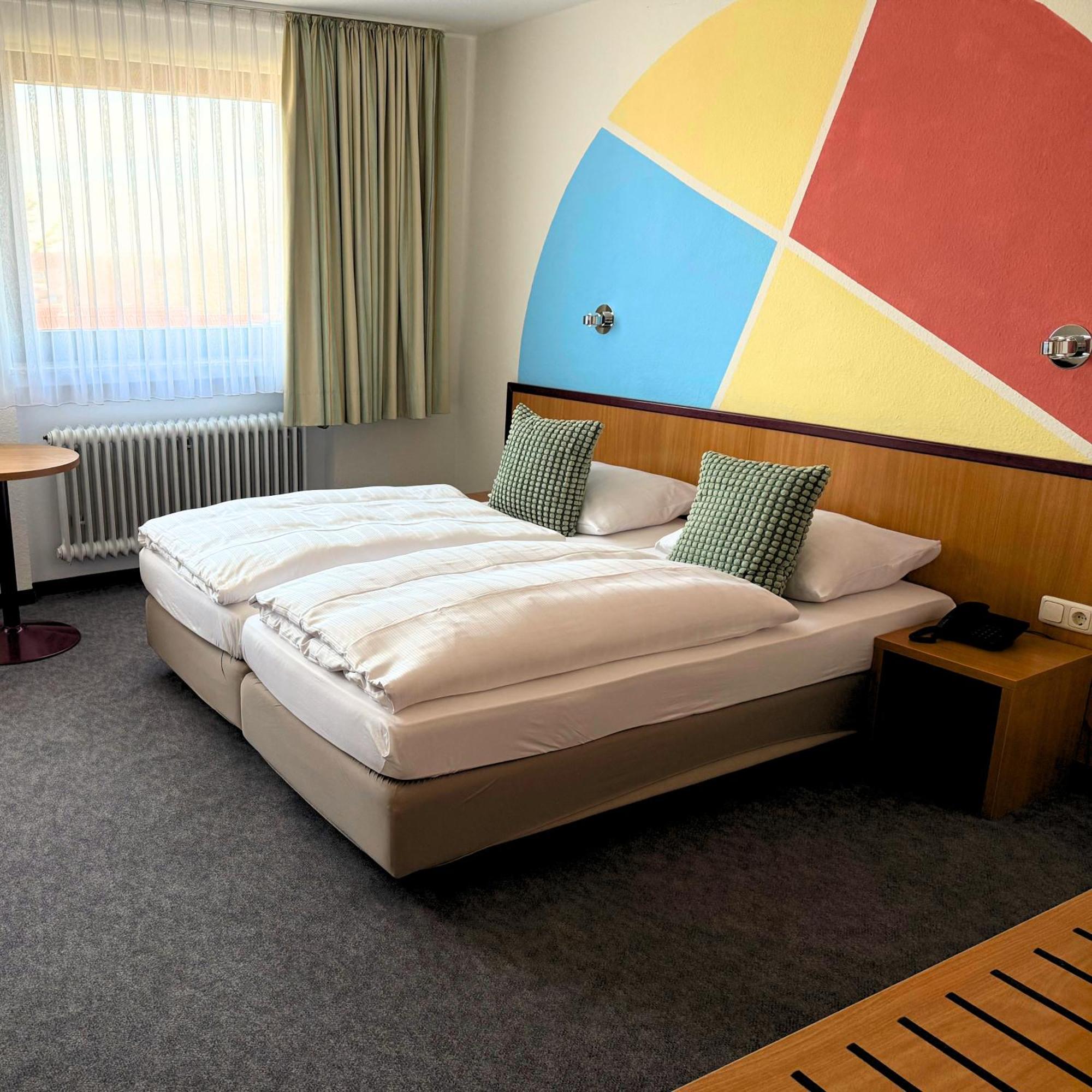 Colourful Hotel Bielefeld Exterior foto