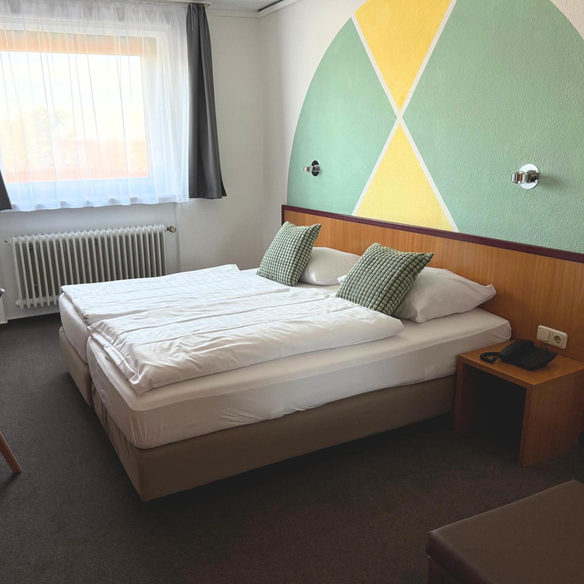 Colourful Hotel Bielefeld Exterior foto